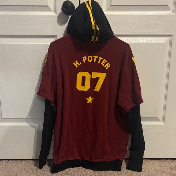 Warner Bros. Burgundy and Black Hoodie; Gryffindor HP - Picture 2 of 4